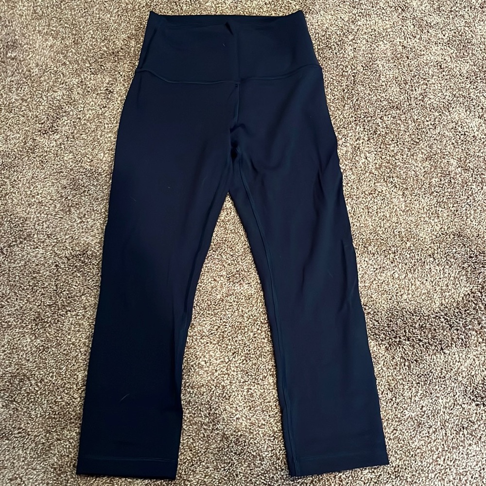Lululemon Wunder Train 23” EUC Size 6 - Navy